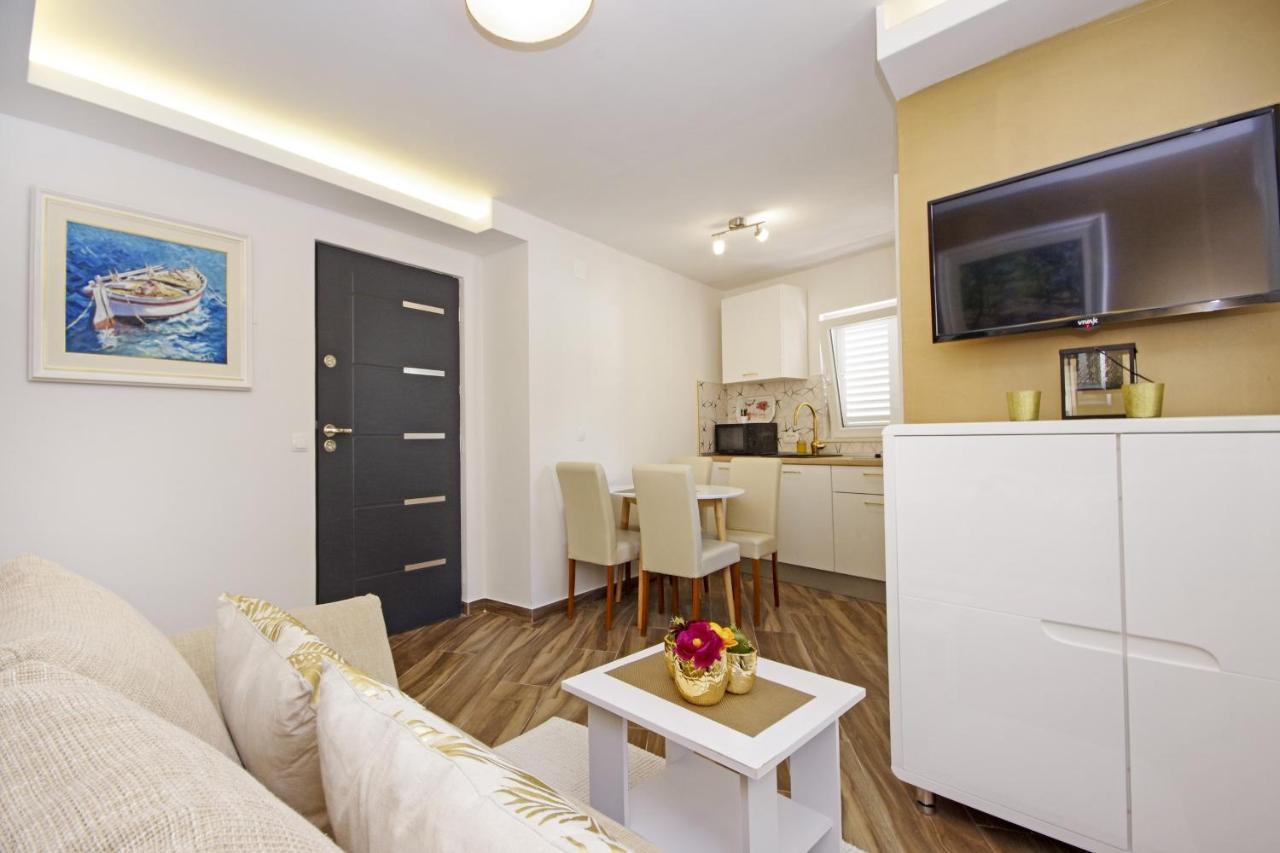 Apartments By The Sea Baska Voda, Makarska - 17570 Eksteriør bilde
